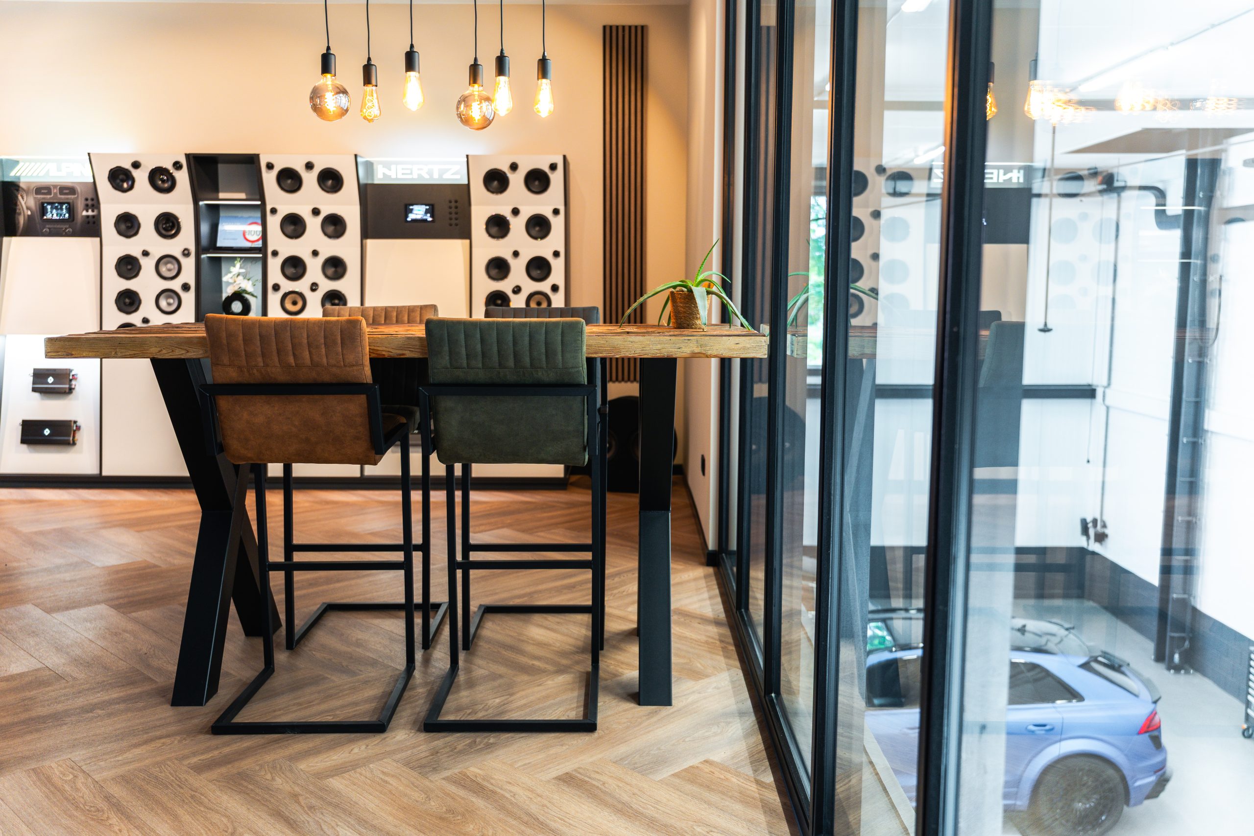 Ingebouwde speakers en audiocomponenten bij Carshop Fortuin